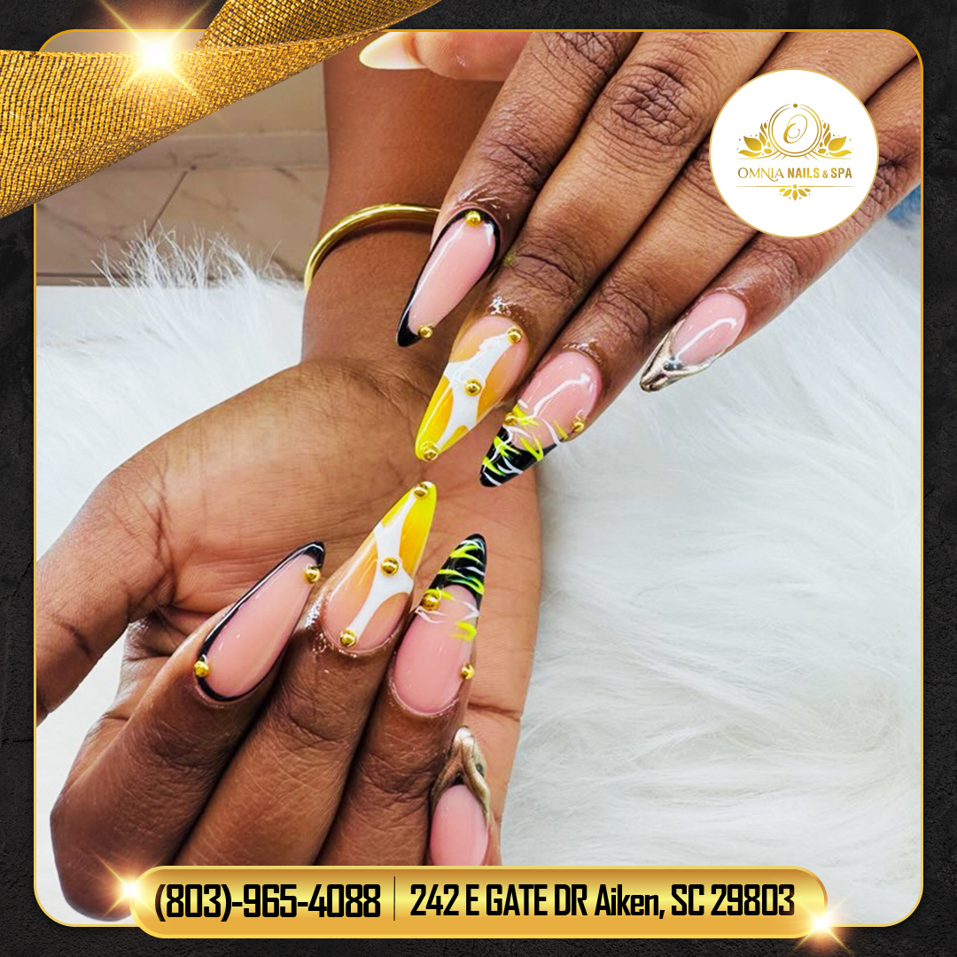 Omnia Nails & Spa nail photo 1