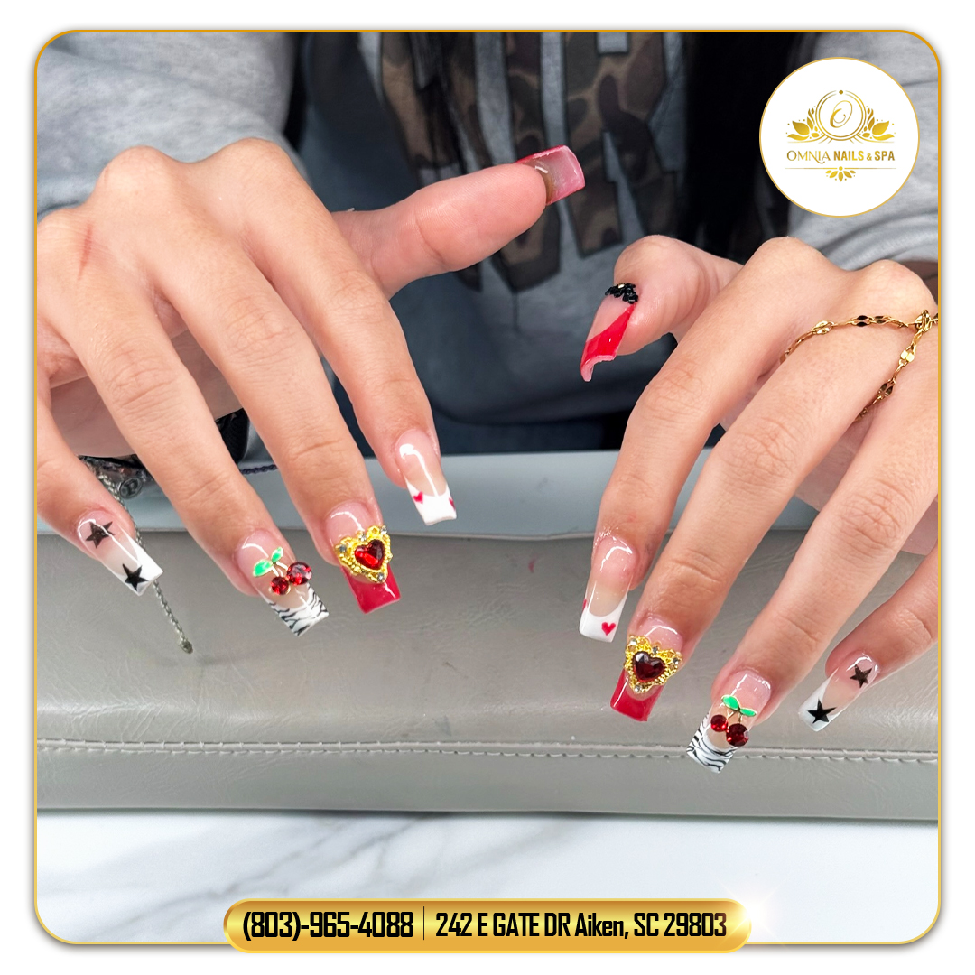 Omnia Nails & Spa nail photo 3